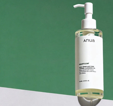 Aceite limpiador Anua Heartleaf textura ligera sobre piel