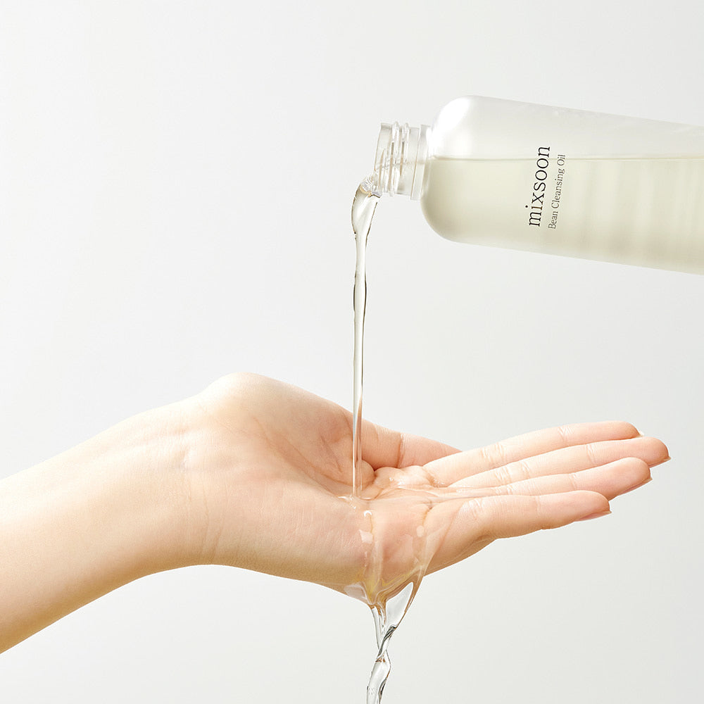 Aceite limpiador Mixsoon Bean Cleansing Oil textura ligera sobre piel