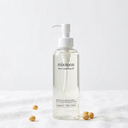 Aceite limpiador Mixsoon Bean Cleansing Oil textura ligera sobre piel