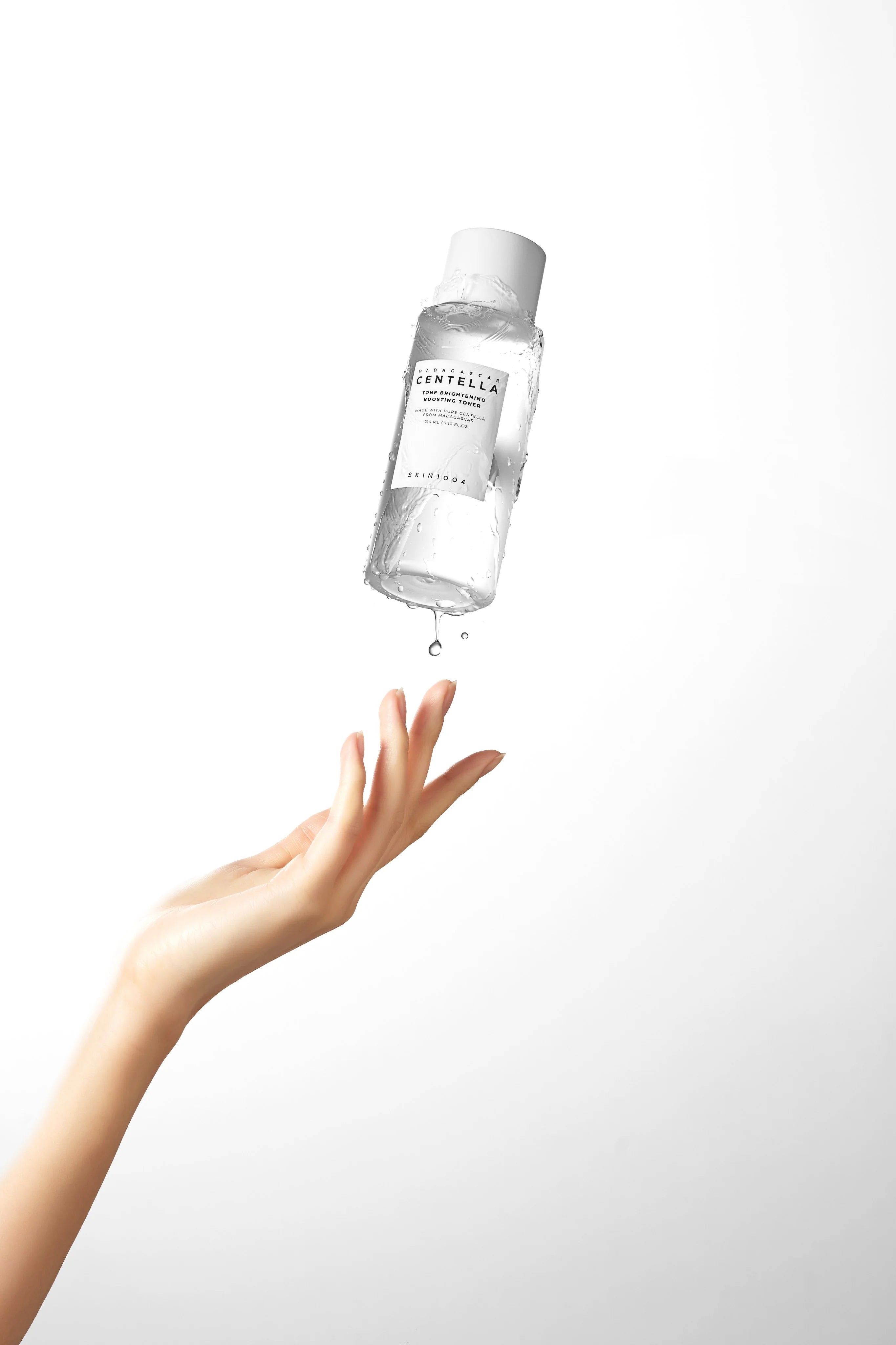 Skin1004 Tone Brightening Toner 210ml tónico iluminador manchas